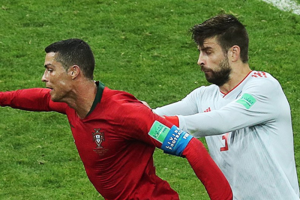 Ronaldo khiến Gerard Pique 'sợ hãi' mà giải nghệ