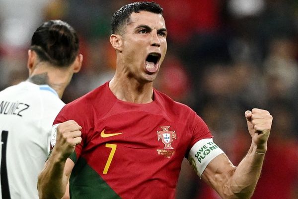 Ronaldo sắp ký một bản hợp đồng “khó tin” với Al-Nassr?