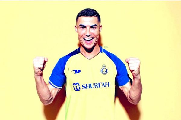 Ronaldo chính thức gia nhập AI Nassr, hưởng mức lương cao ngất ngưởng