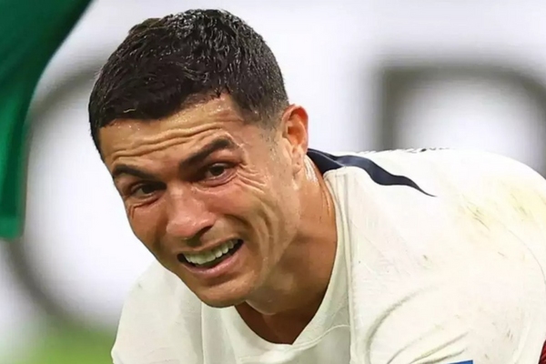 Vì sao đội tuyển Bồ Đào Nha vẫn được triệu tập Ronaldo?