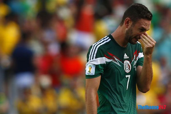 Cầu thủ Mexico bật khóc
