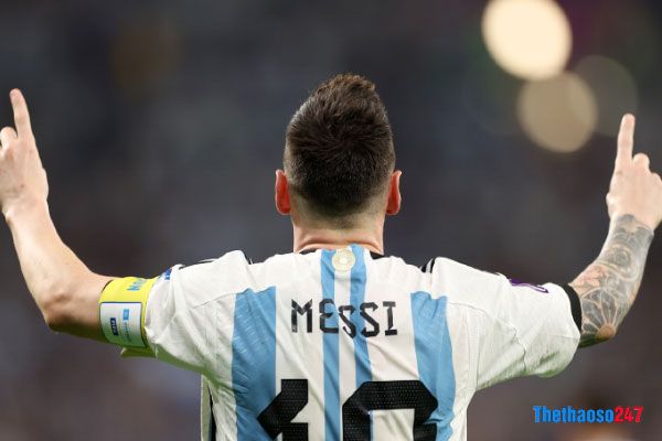 Messi ghi bàn giúp Argentina khai thông bế tắc