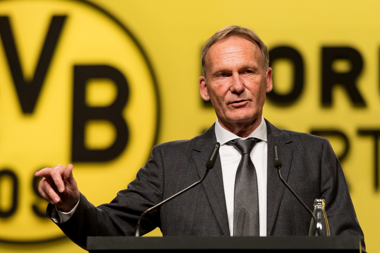 CEO Joachim Watzke cho rằng Dortmund không cần phải cố giữ chân Erling Haaland