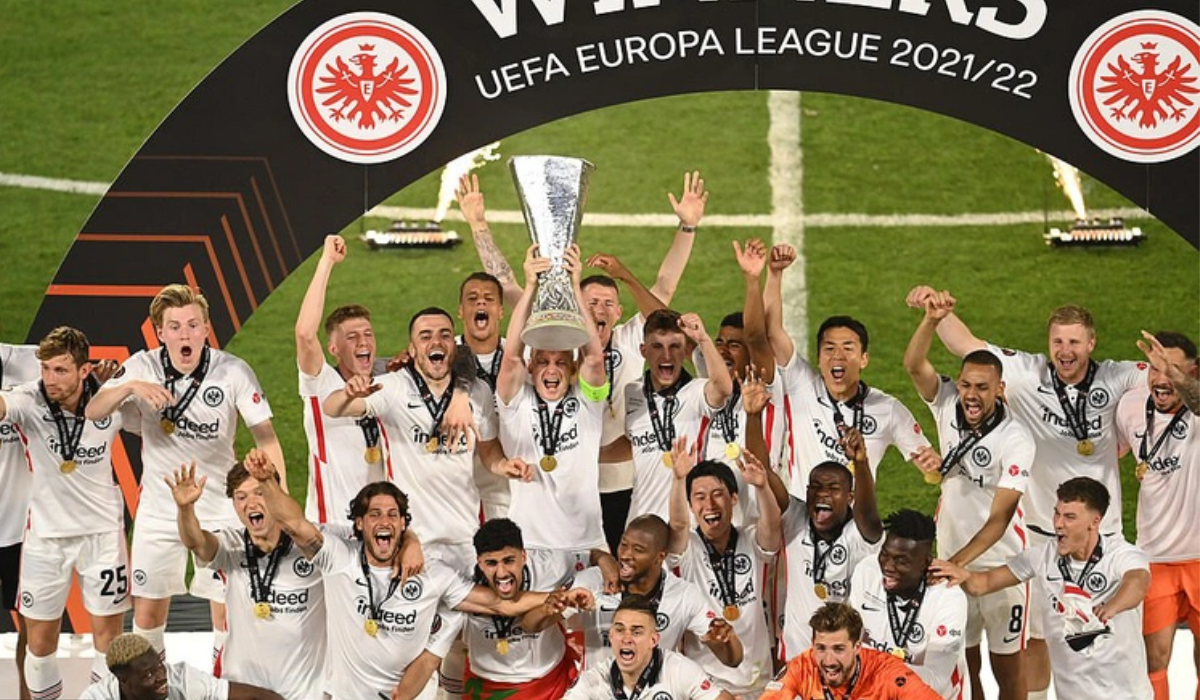 Frankfurt đã trở thành những nhà vô địch C2 trong mùa giải này 