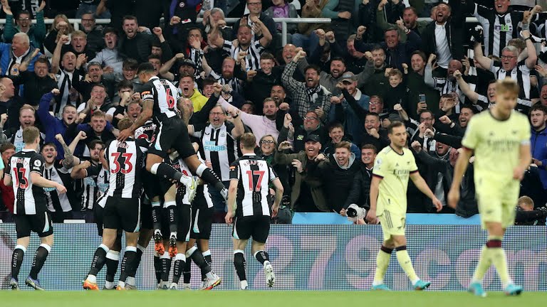 Newcastle xuất sắc vượt qua Arsenal với tỷ số 2-0