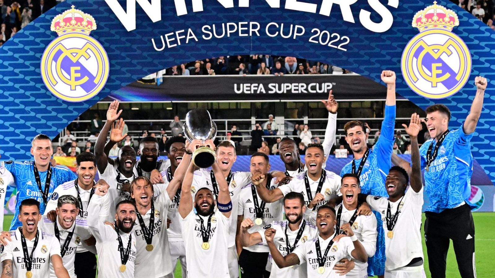 Real Madrid giữ nguyên đội hình đá chính trong 2 trận chung kết châu Âu