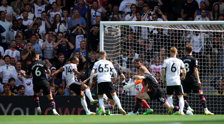 Tân binh Fulham tiếp tục để lại dấu ấn với bàn thắng ngay ở giây thứ 44