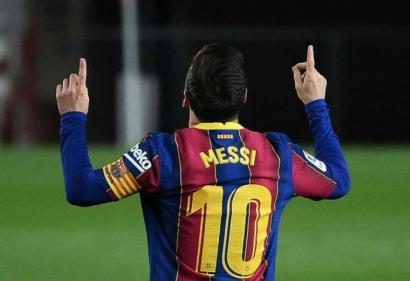 Messi lại đuổi kịp Ronaldo ở một kỷ lục ghi bàn