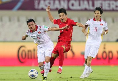 Gặp Việt Nam, Trung Quốc gọi hơn 50 cầu thủ để tuyển chọn
