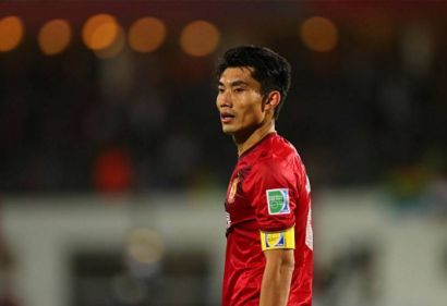 Loại cầu thủ nhập tịch, Trung Quốc sẽ dùng tiền vệ 41 tuổi đấu Việt Nam
