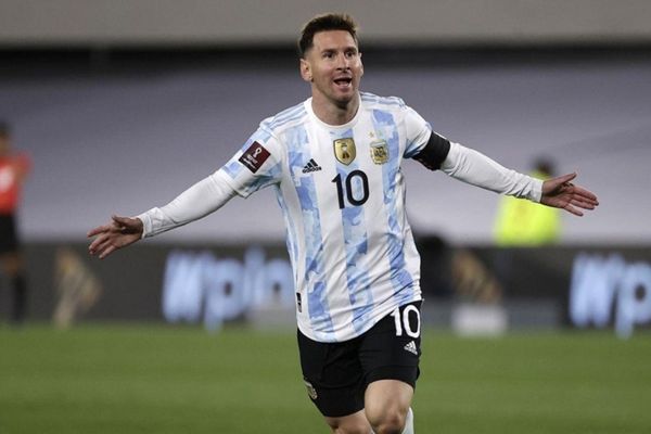 Ronaldo tuyên bố không muốn thấy Messi vô địch World Cup 2022