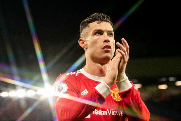 Ronaldo tiếp tục ghi dấu ấn tại CLB Manchester United