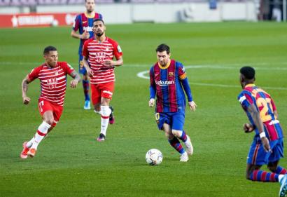 Barca cần Messi trong 10 năm tới để làm điều không tưởng