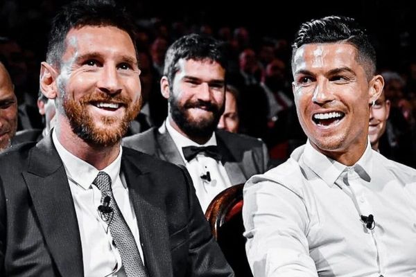 Bị chê “dở” hơn Messi, Ronaldo lập tức có pha đáp trả không kém gì “trẻ trâu”