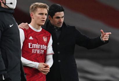 Bất chấp lệnh triệu hồi của Real, Odegaard cương quyết muốn ở lại Arsenal