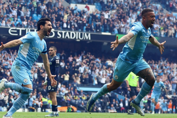 Manchester City bảo vệ thành công chức vô địch Ngoại Hạng Anh