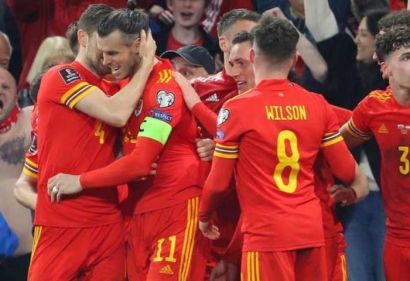 Gareth Bale lập siêu phẩm gánh xứ Wales vào chung kết play-off World Cup 2022