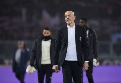 HLV Pioli: “AC Milan sẽ trưởng thành hơn sau trận thua đau trước Fiorentina”