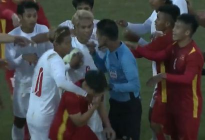 U23 Việt Nam phạm lỗi nhưng U23 Myanmar nhận thẻ đỏ