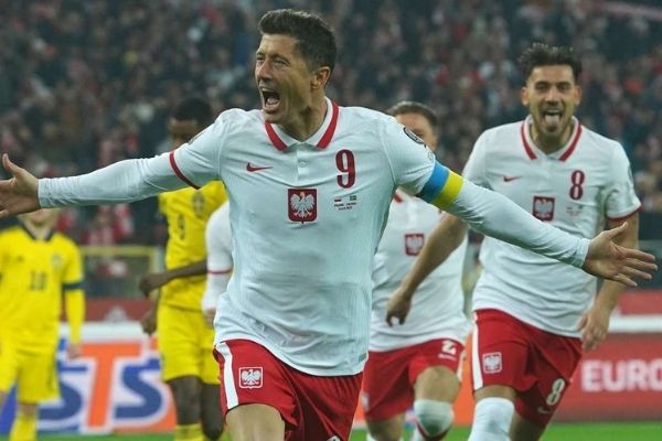 Đè bẹp Thụy Điển, Lewandowski giúp Ba Lan có mặt tại World Cup 2022