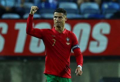 Ronaldo lên tiếng, Bồ Đào Nha hạ nhà vô địch châu Á 3 bàn không gỡ