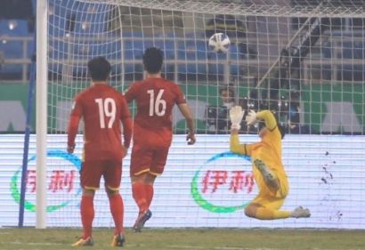 Thua 6 trận liên tiếp, tuyển Việt Nam văng khỏi top 100 FIFA
